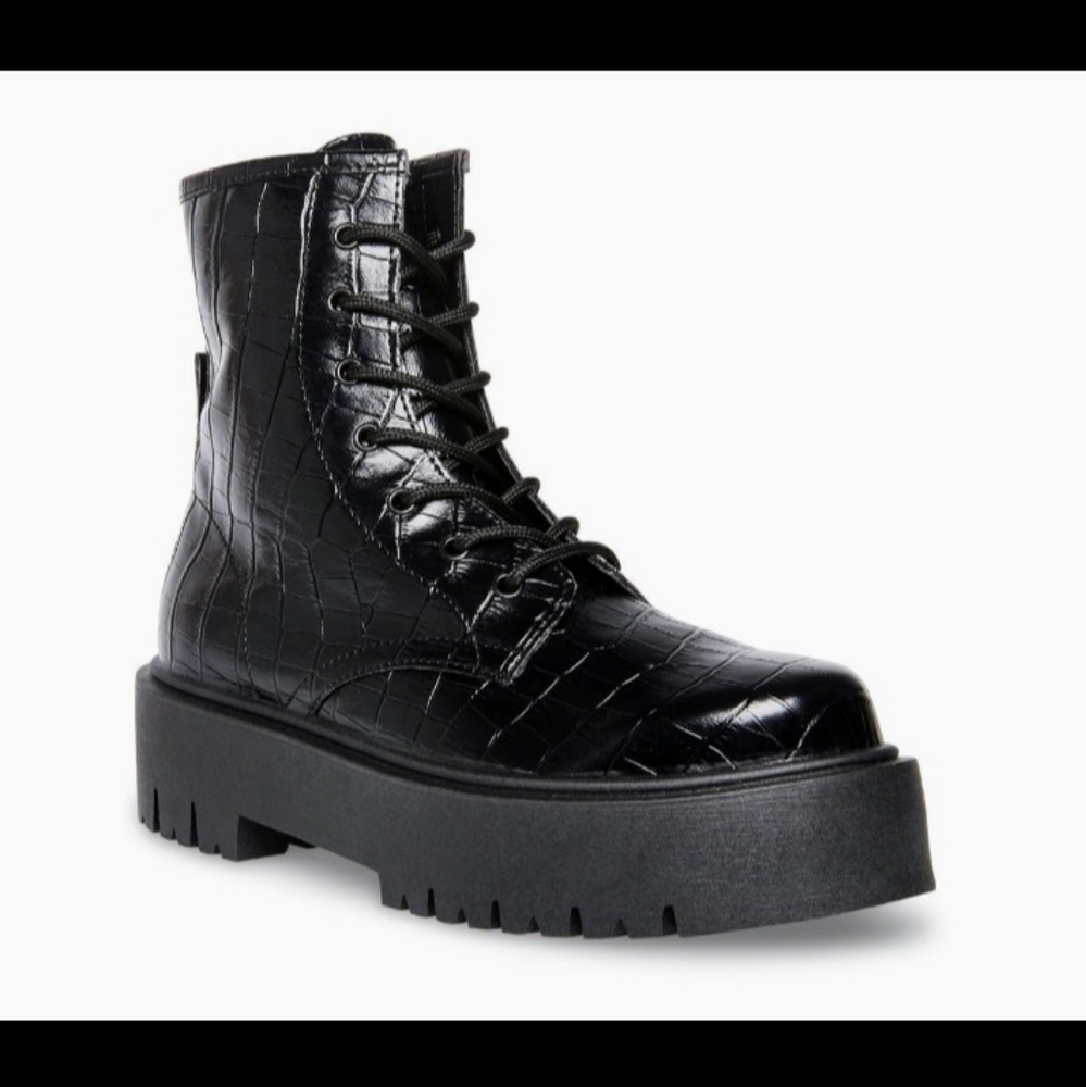Steve Madden Black Croc-Embossed Combat Boots Sz 8.5
